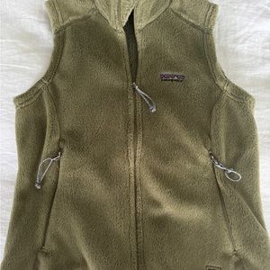 Like New Sage Green Patagonia Fleece vest!